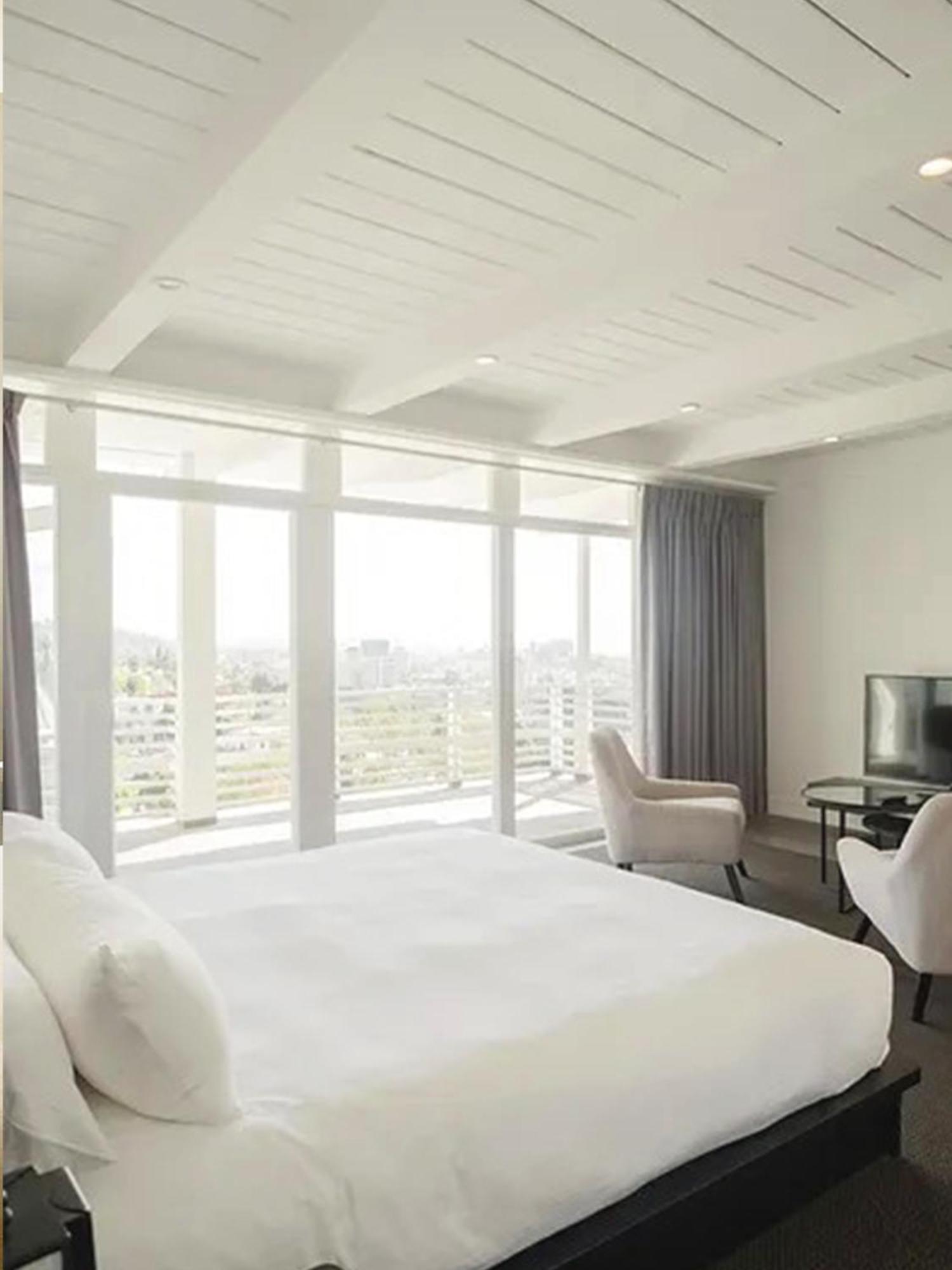 לוס אנג'לס Hollywood Hills Hotel מראה חיצוני תמונה